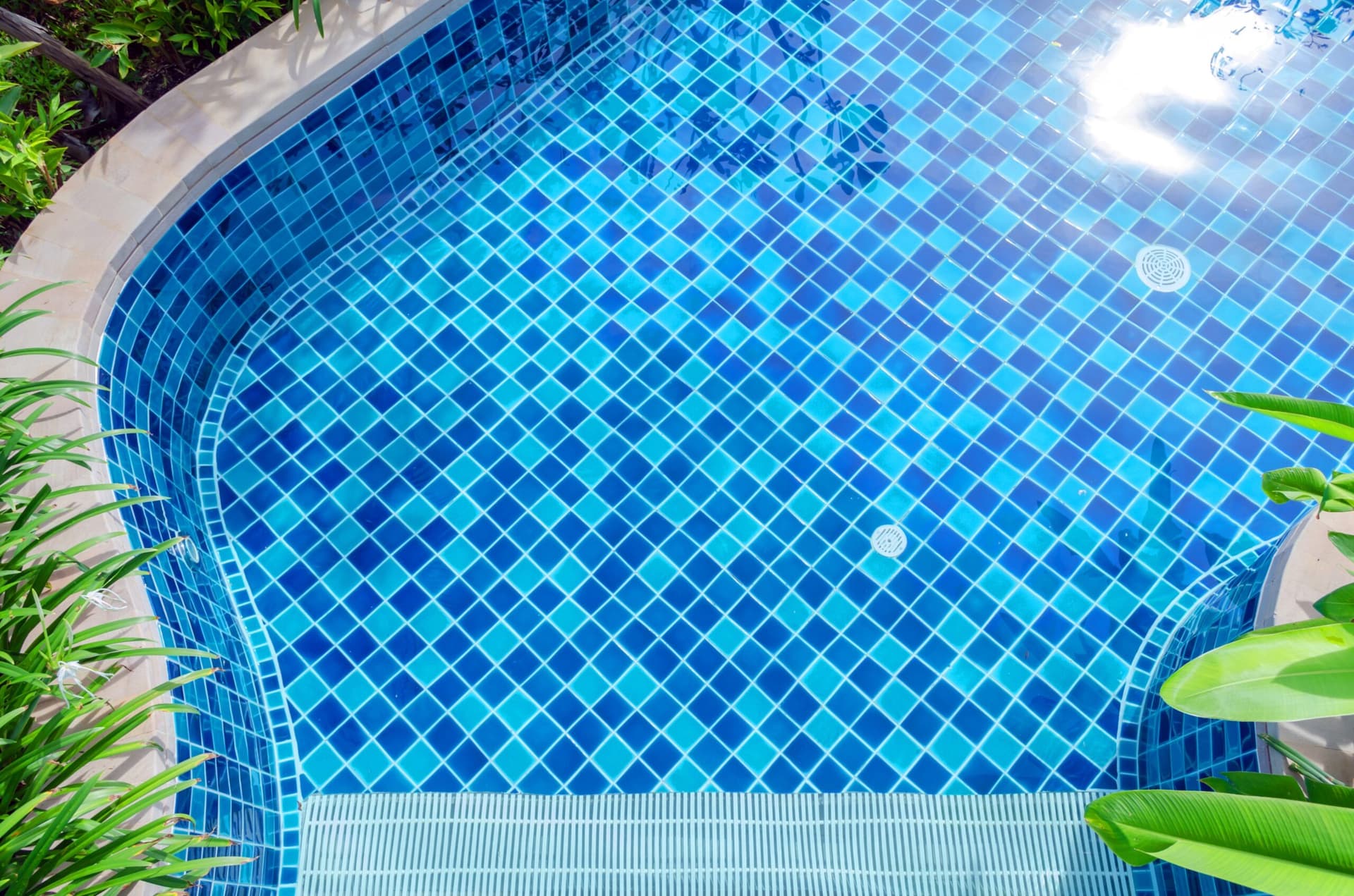 Professional pool tiling and renovation service in Sydney